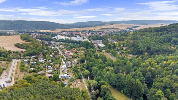 Dron 11 - Veverska Bityska, nejblizsi mesto